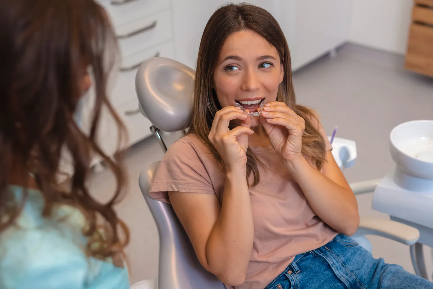 Aparat nakładkowy Invisalign Warszawa