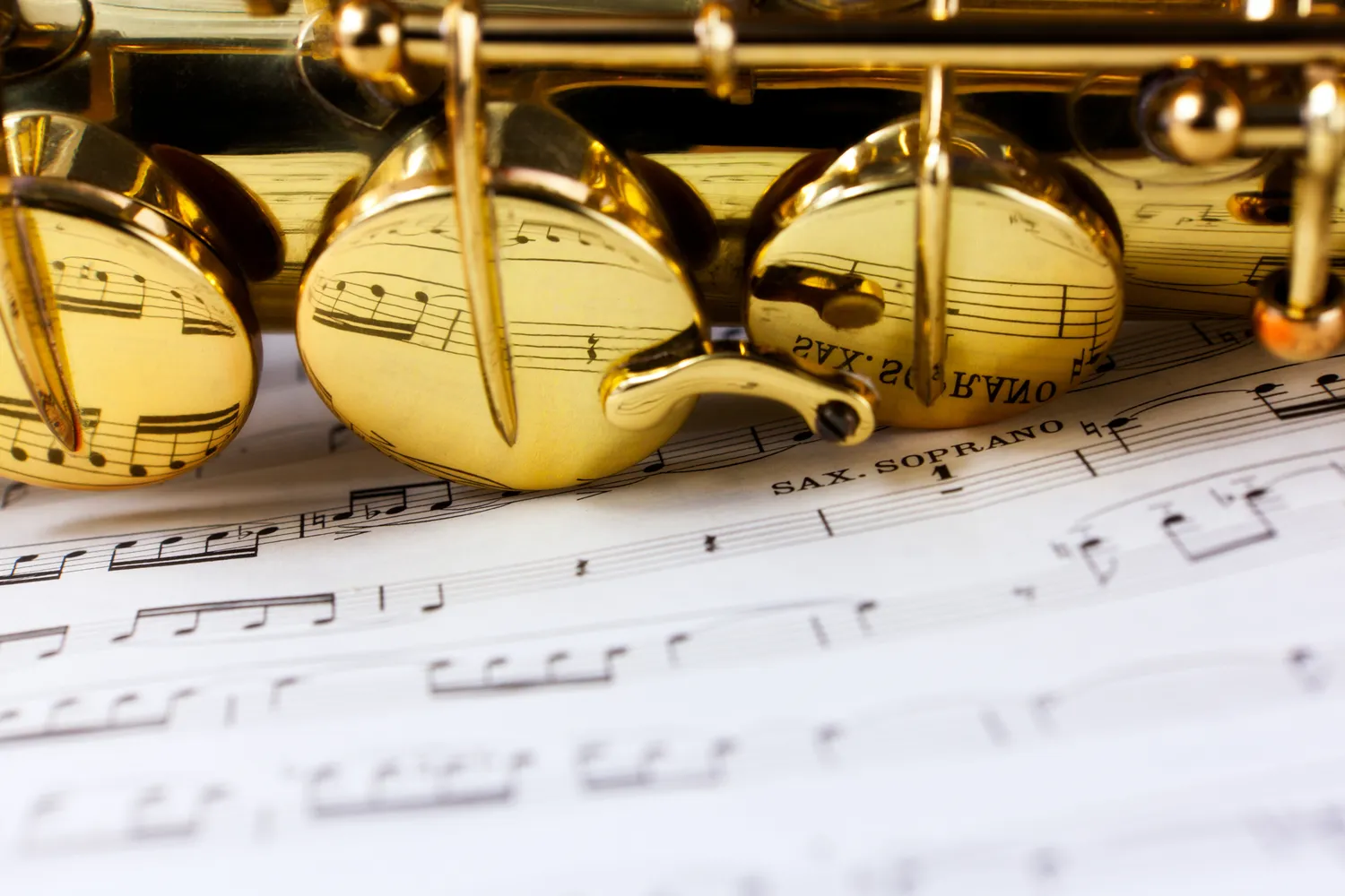 Jaki saksofon jest lepszy altowy czy tenorowy?